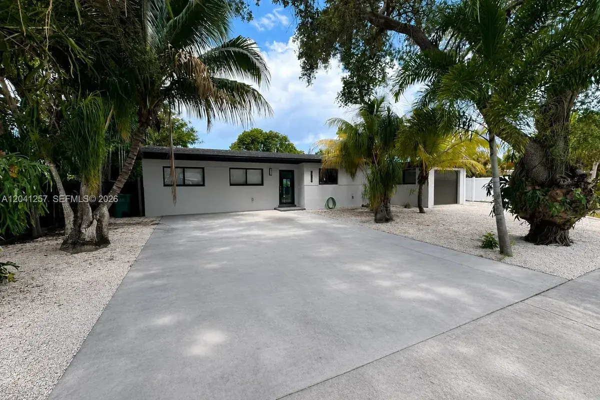 19700 NE 11th Pl, Miami FL 33179