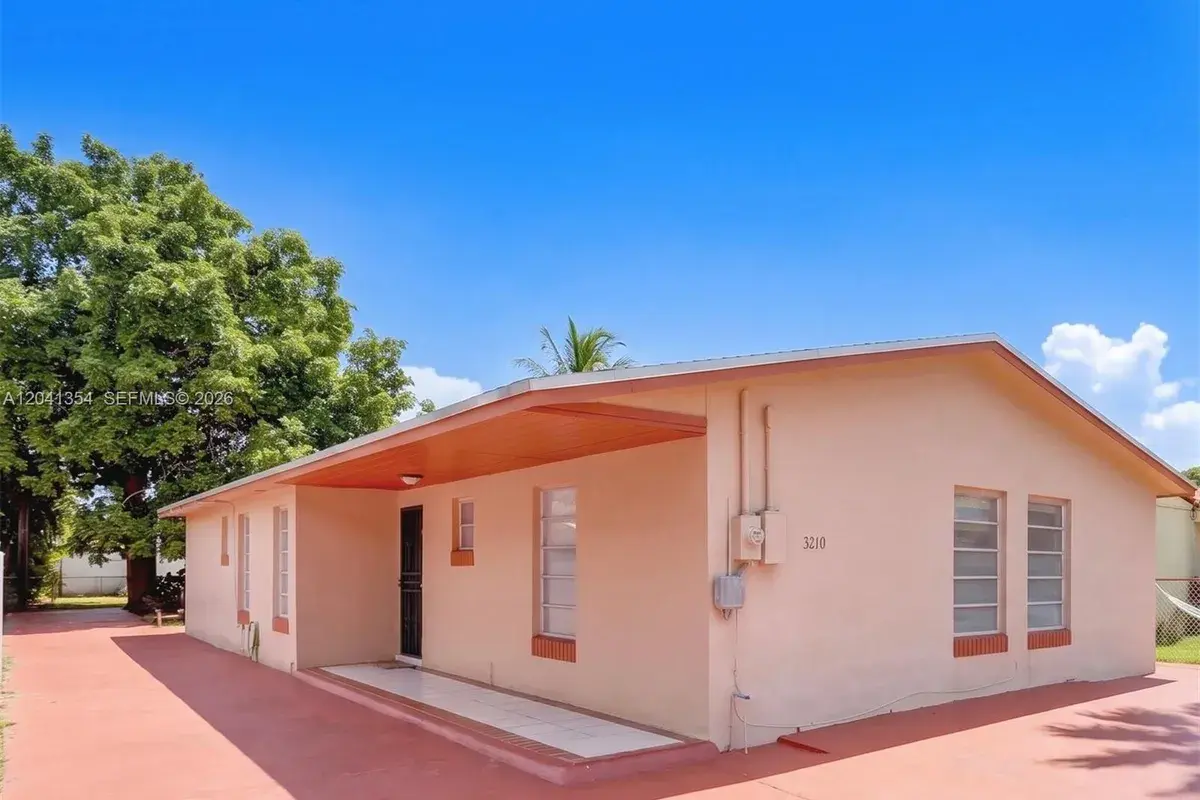 3210 NW 19th St, Miami FL 33125
