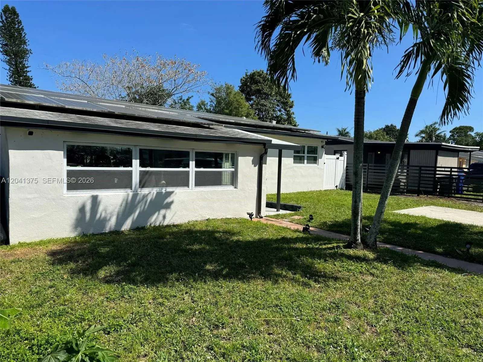 6453 Meade St, Hollywood FL 33024