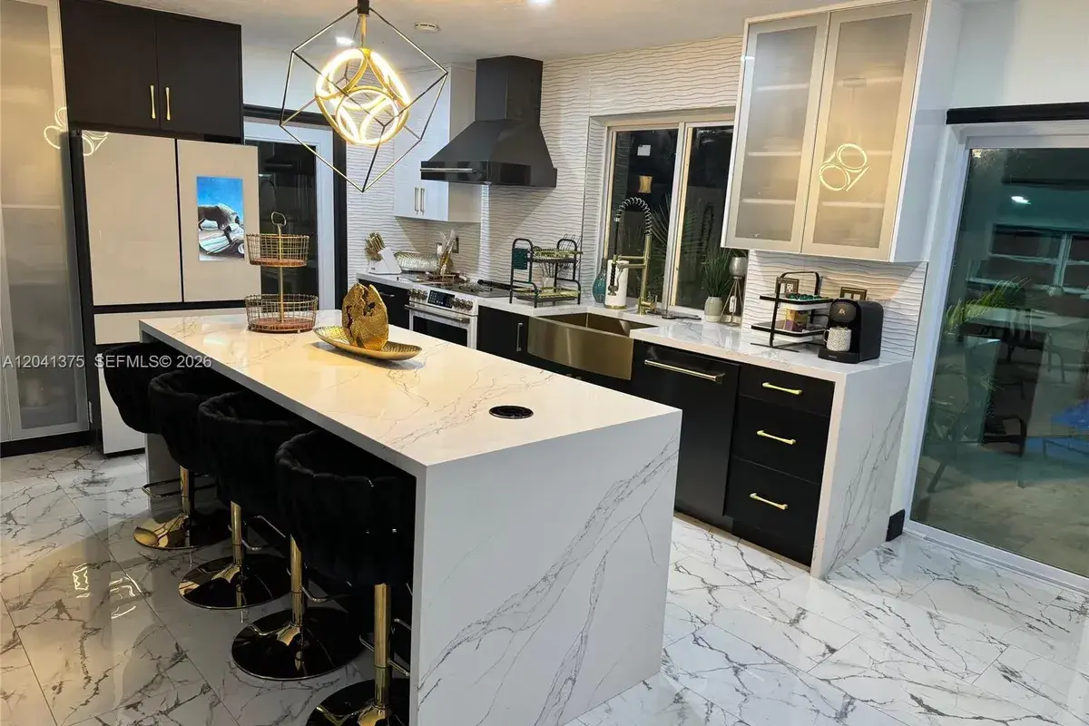6453 Meade St, Hollywood FL 33024