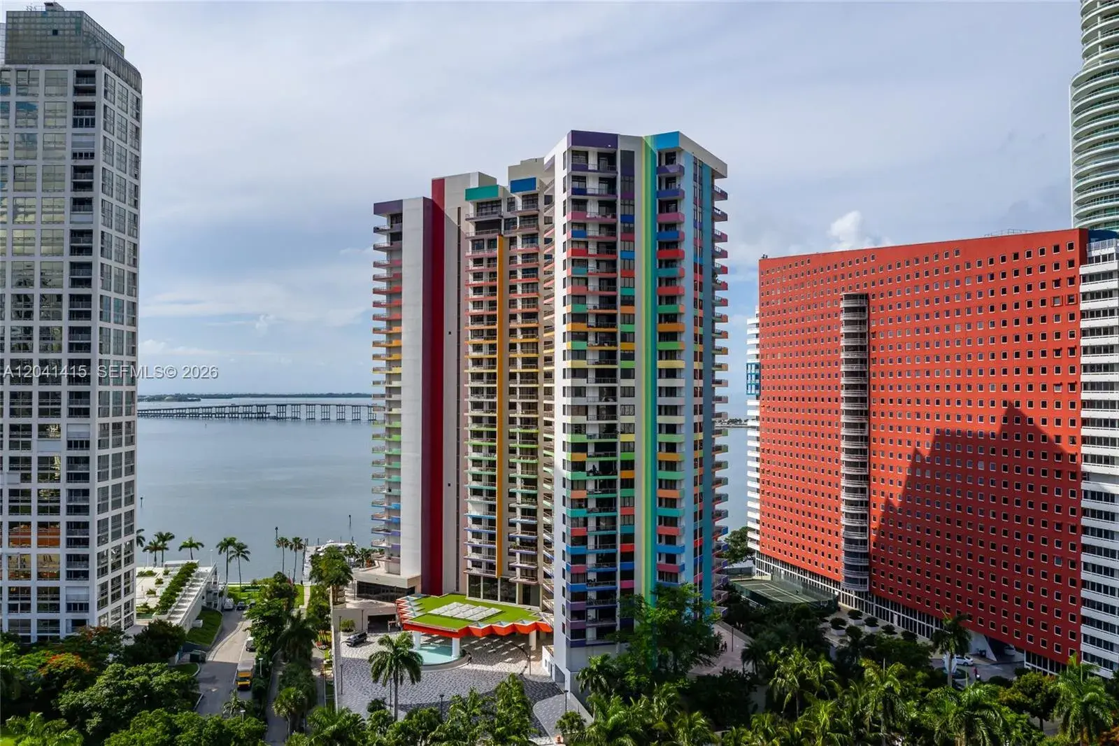2 bedroom 2 bath for sale at 1581 Brickell Ave # 903, Miami FL 33129