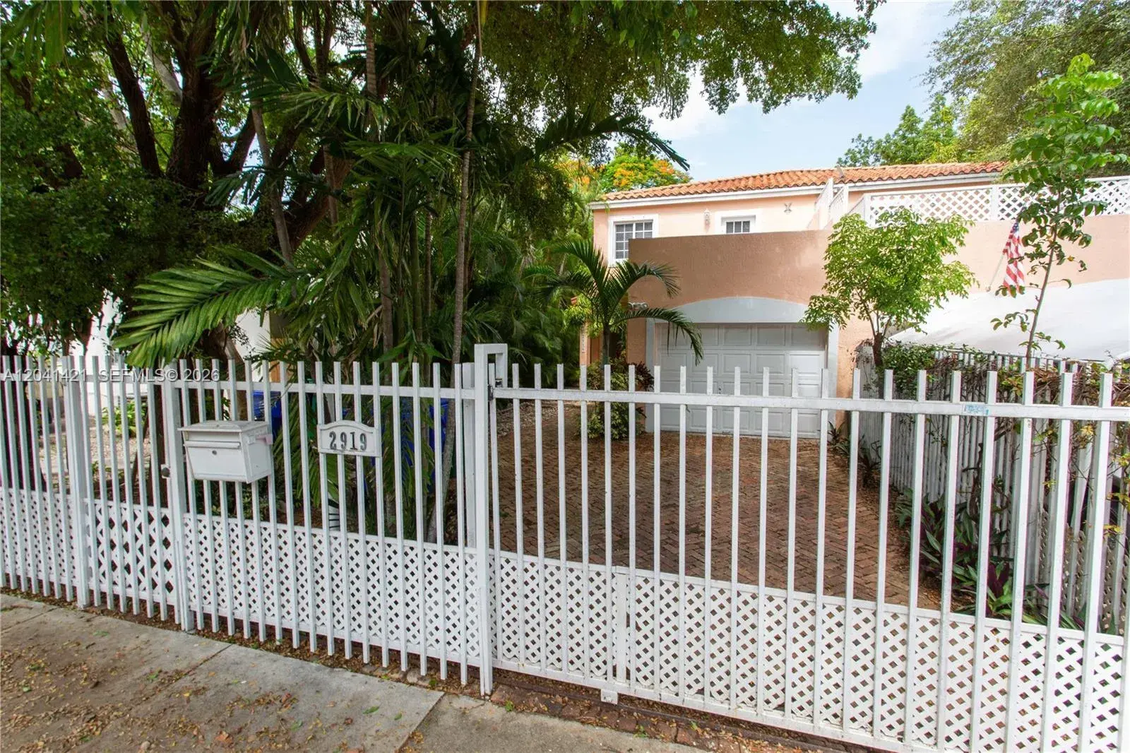 3 bedroom 2 bath Residential Lease for rent at 2919 Virginia St, Miami FL 33133