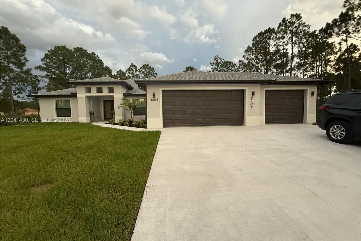 1006 Rush Ave, Lehigh Acres FL 33972