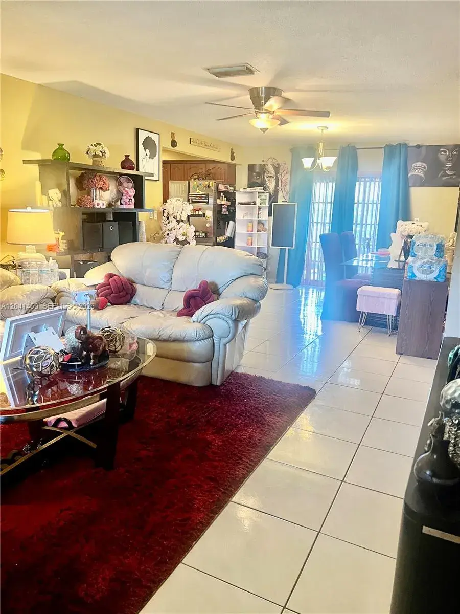 326 SW 79th Way, North Lauderdale FL 33068