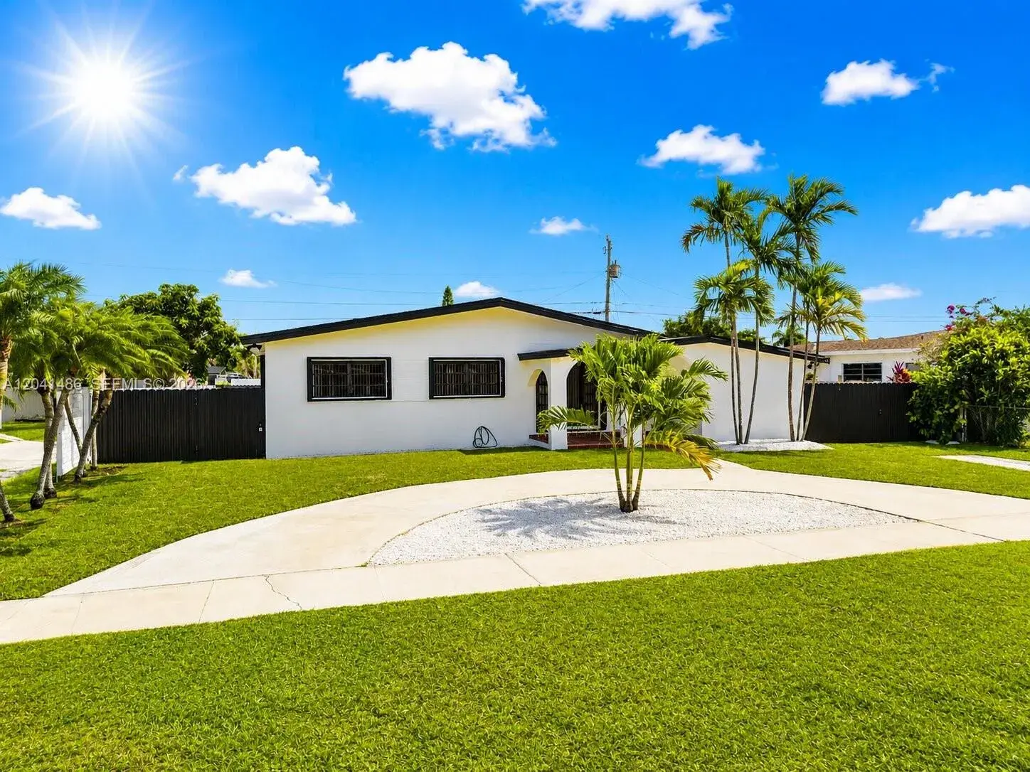 4 bedroom 2 bath for sale at 12370 SW 190th Ter, Miami FL 33177