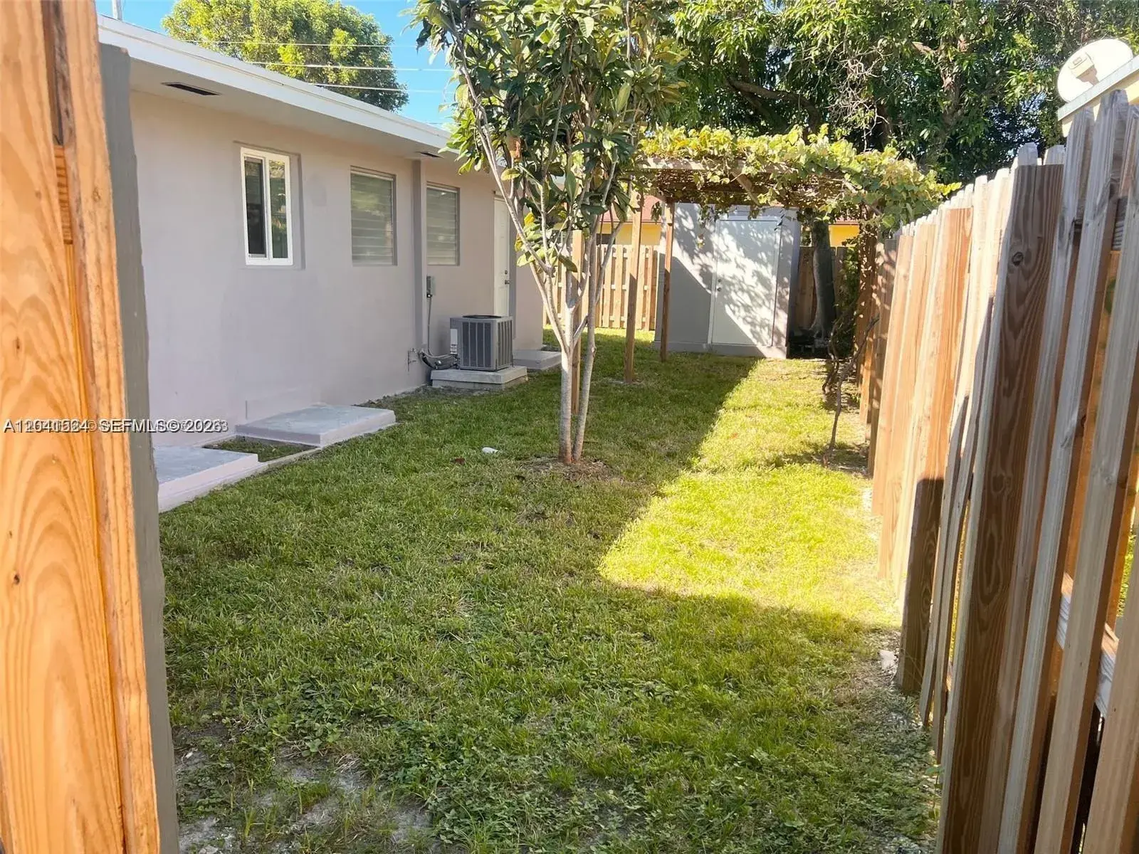 1005 NE 2nd St # 1, Hallandale Beach FL 33009