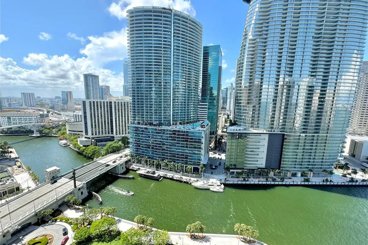 475 Brickell Ave # 2512, Miami FL 33131