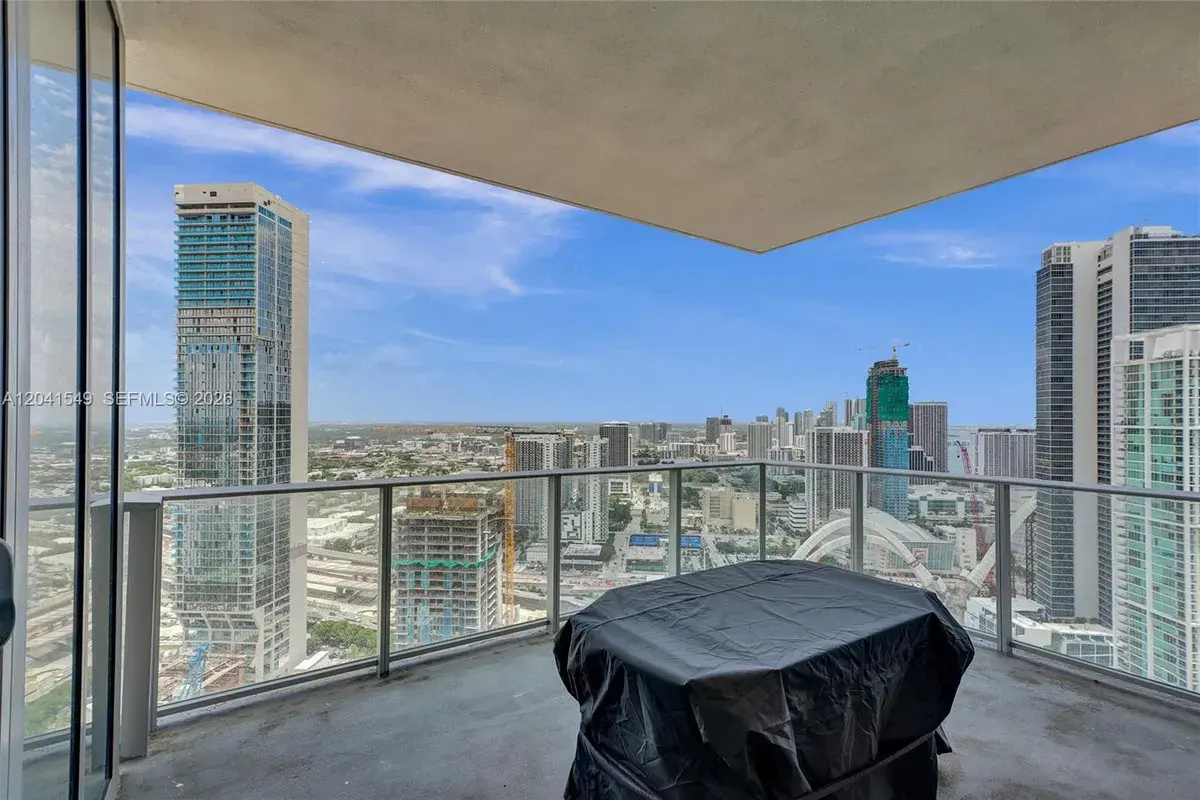851 NE 1st Ave # 3800, Miami FL 33132