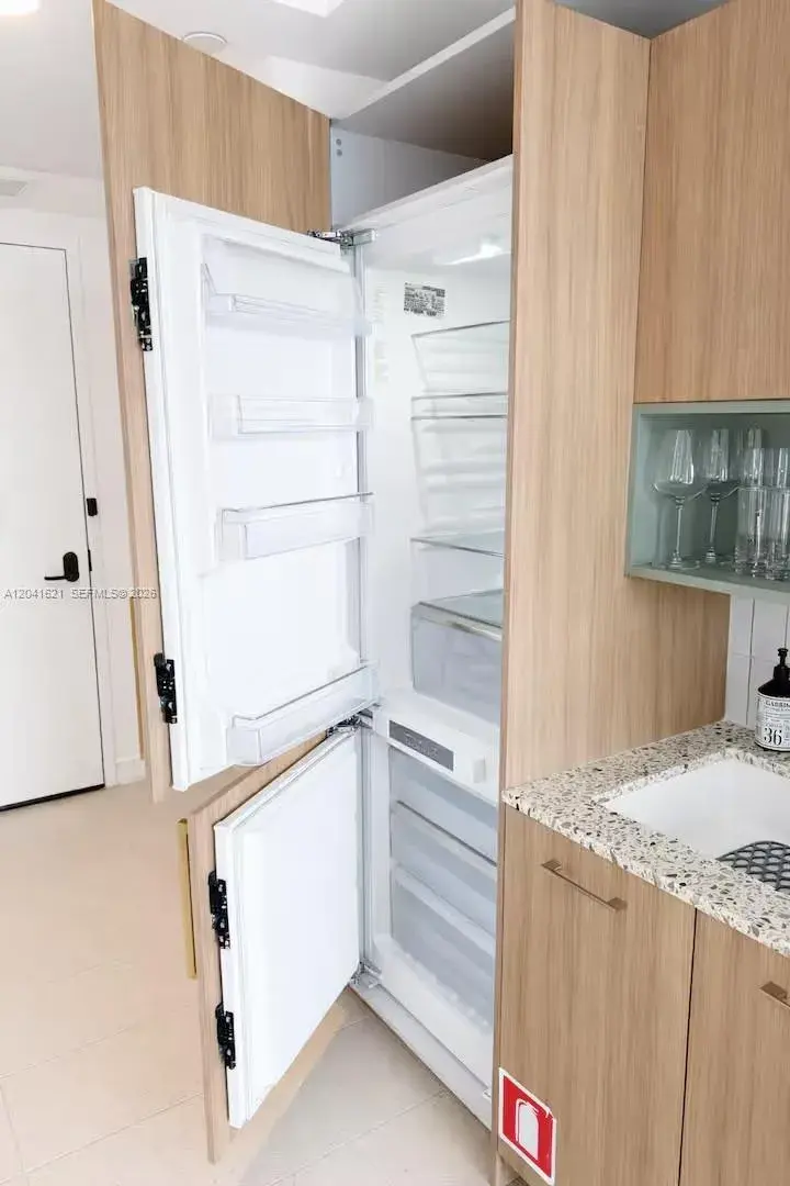 159 NE 6th St # 2606, Miami FL 33132
