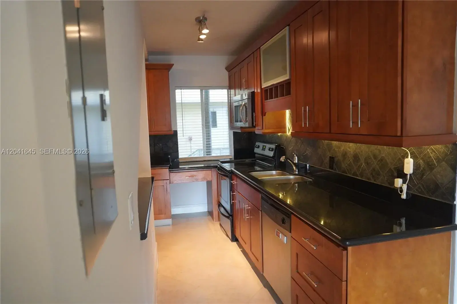 2 bedroom 2 bath Residential Lease for rent at 2880 Pine Tree Dr # 2, Miami Beach FL 33140