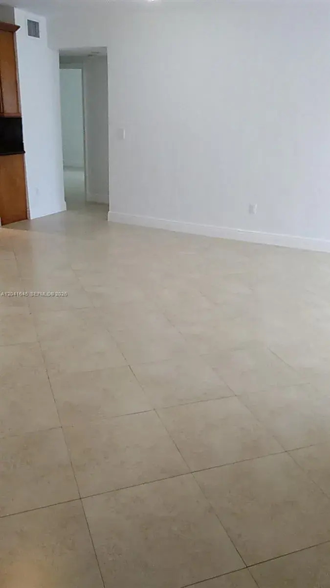 2880 Pine Tree Dr # 2, Miami Beach FL 33140