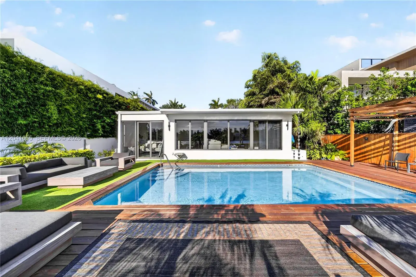 460 W Dilido Dr, Miami Beach FL 33139