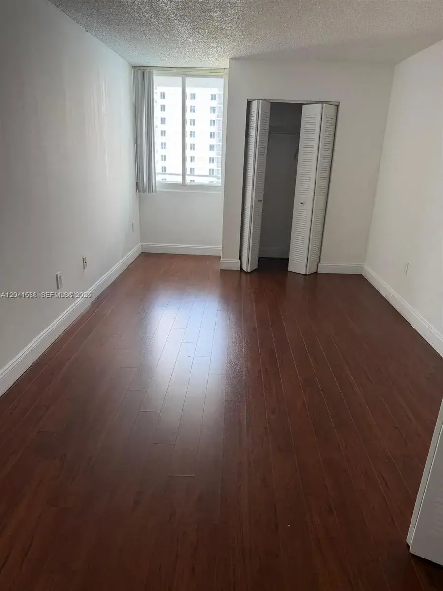 800 N Miami Ave # E1402, Miami FL 33136