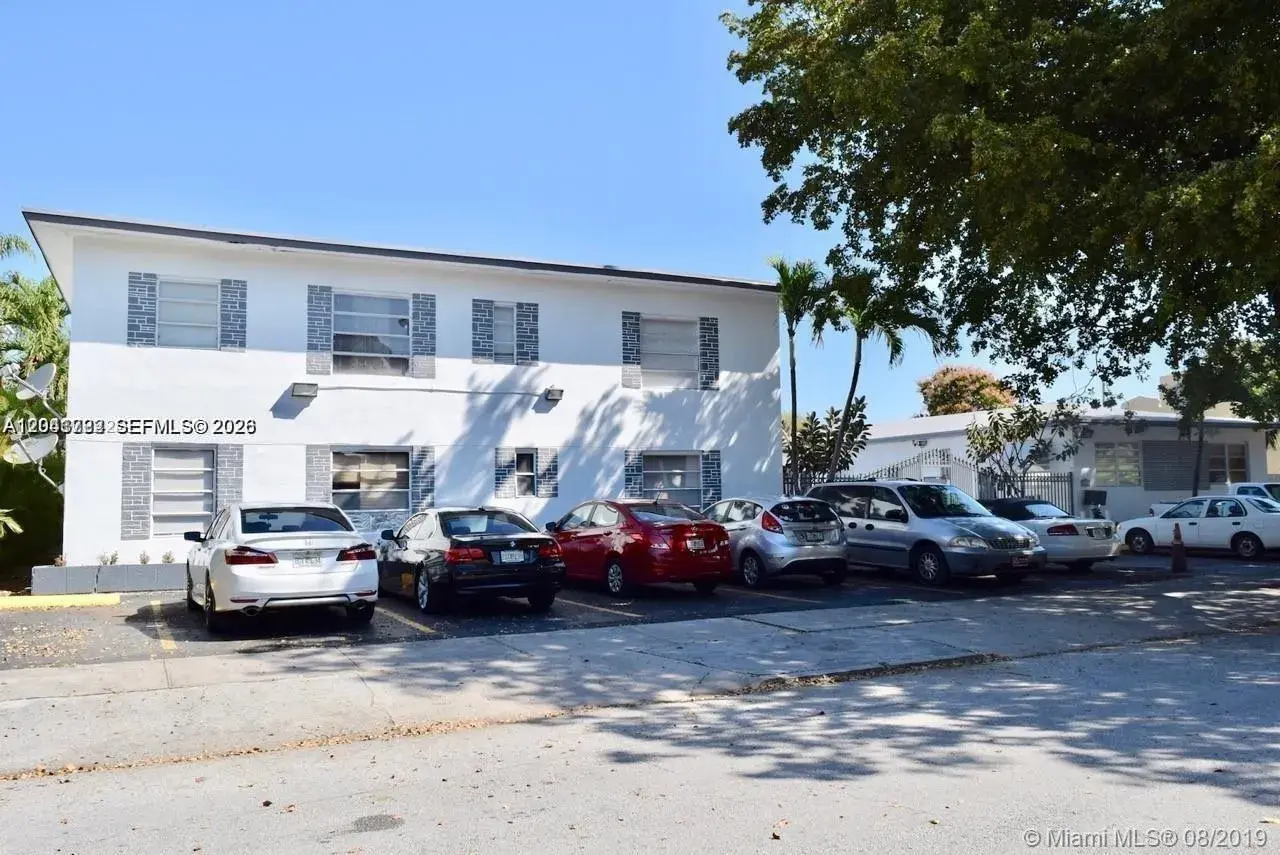 1843 Dewey St # 104, Hollywood FL 33020