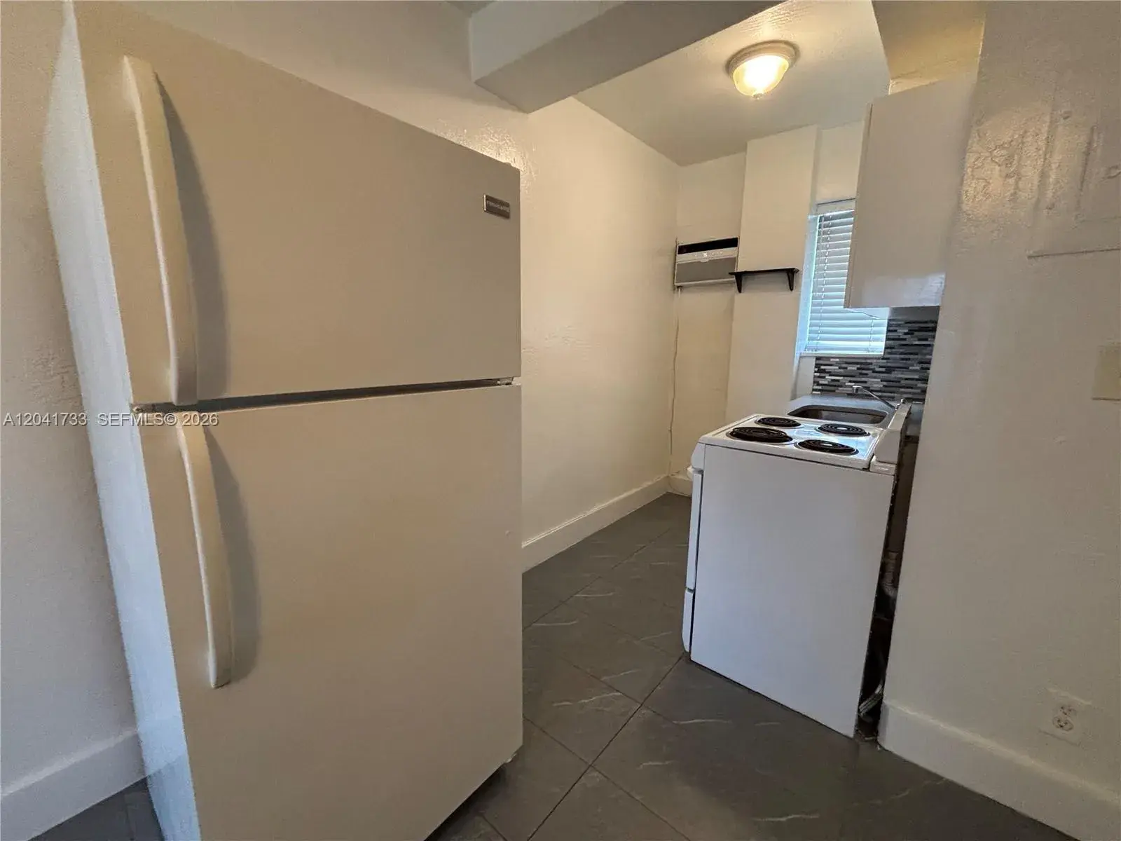 1843 Dewey St # 110, Hollywood FL 33020