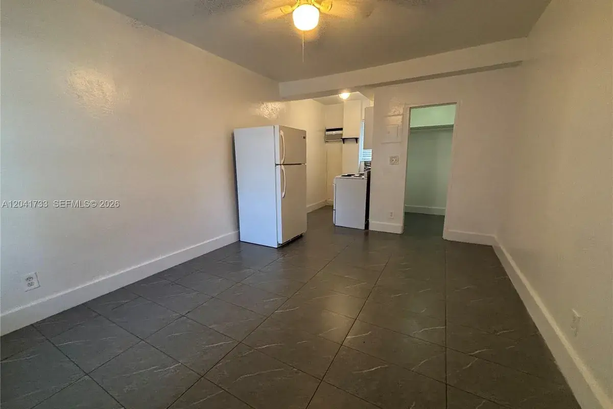 1843 Dewey St # 110, Hollywood FL 33020
