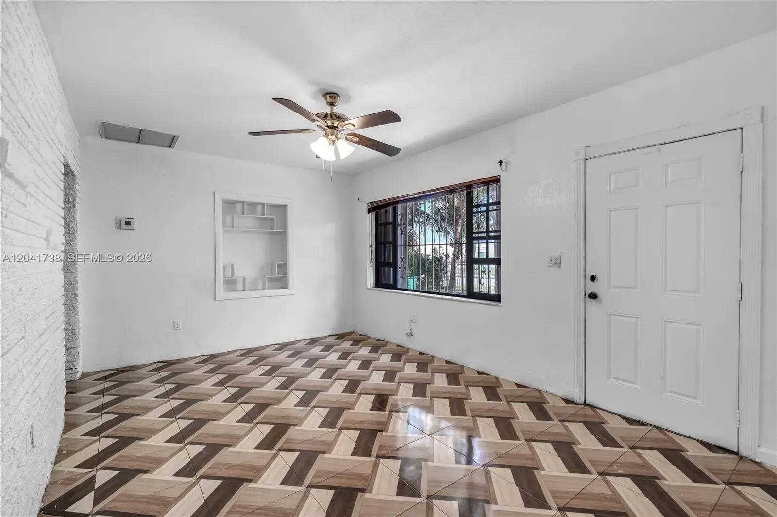 576 NW 147th St, Miami FL 33168