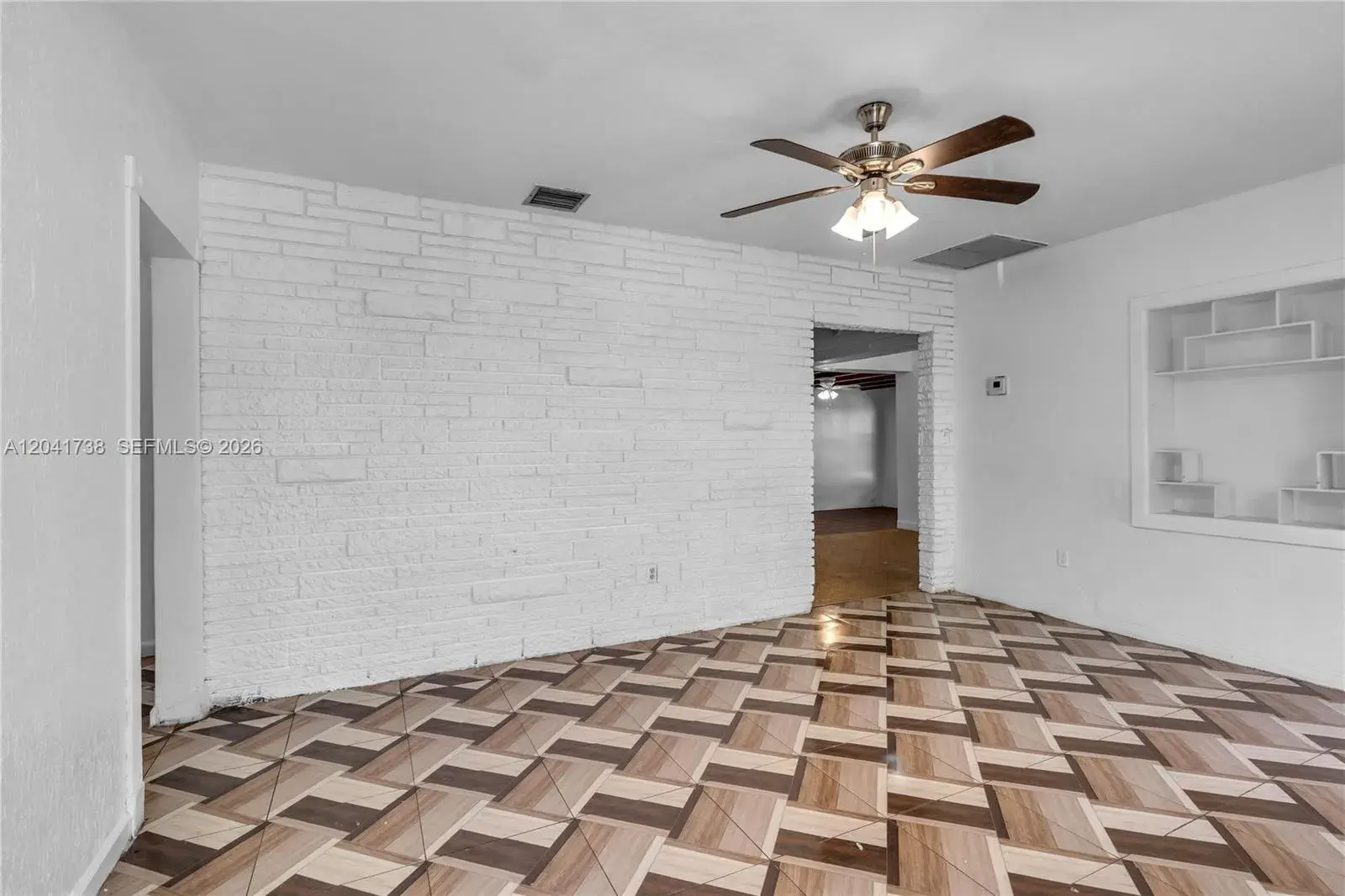 576 NW 147th St, Miami FL 33168