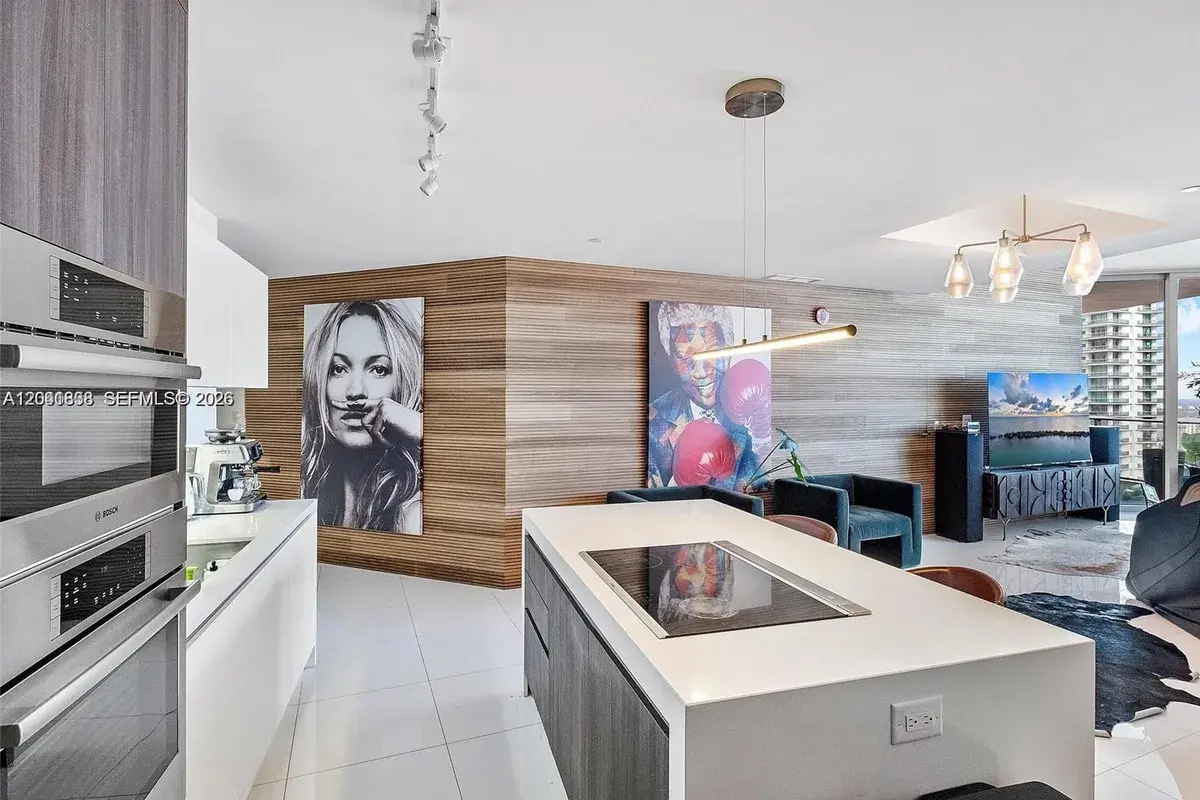 851 NE 1st Ave # 4109, Miami FL 33132