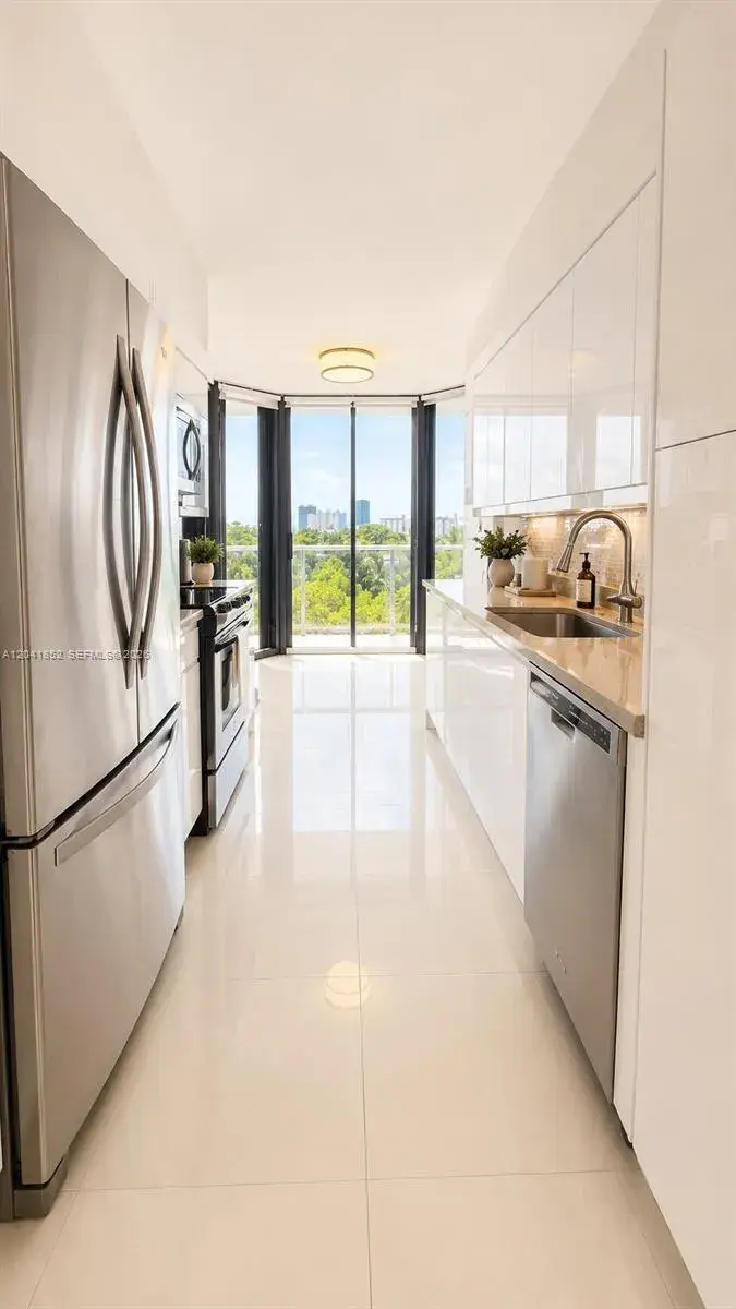 3640 Yacht Club Dr # 502, Aventura FL 33180