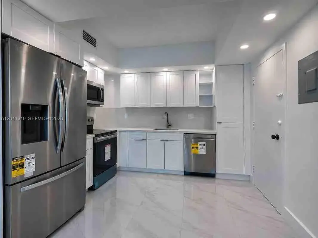 2 bedroom 2 bath for rent at 500 Bayview Dr # 232, Sunny Isles Beach FL 33160