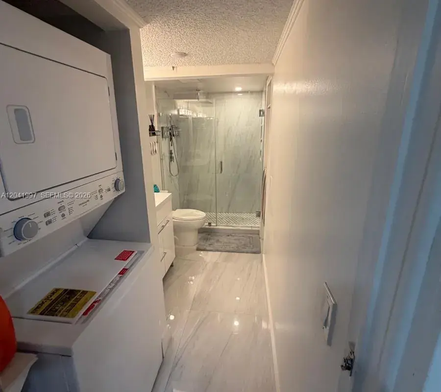 9520 SW 8th St # 121, Miami FL 33174