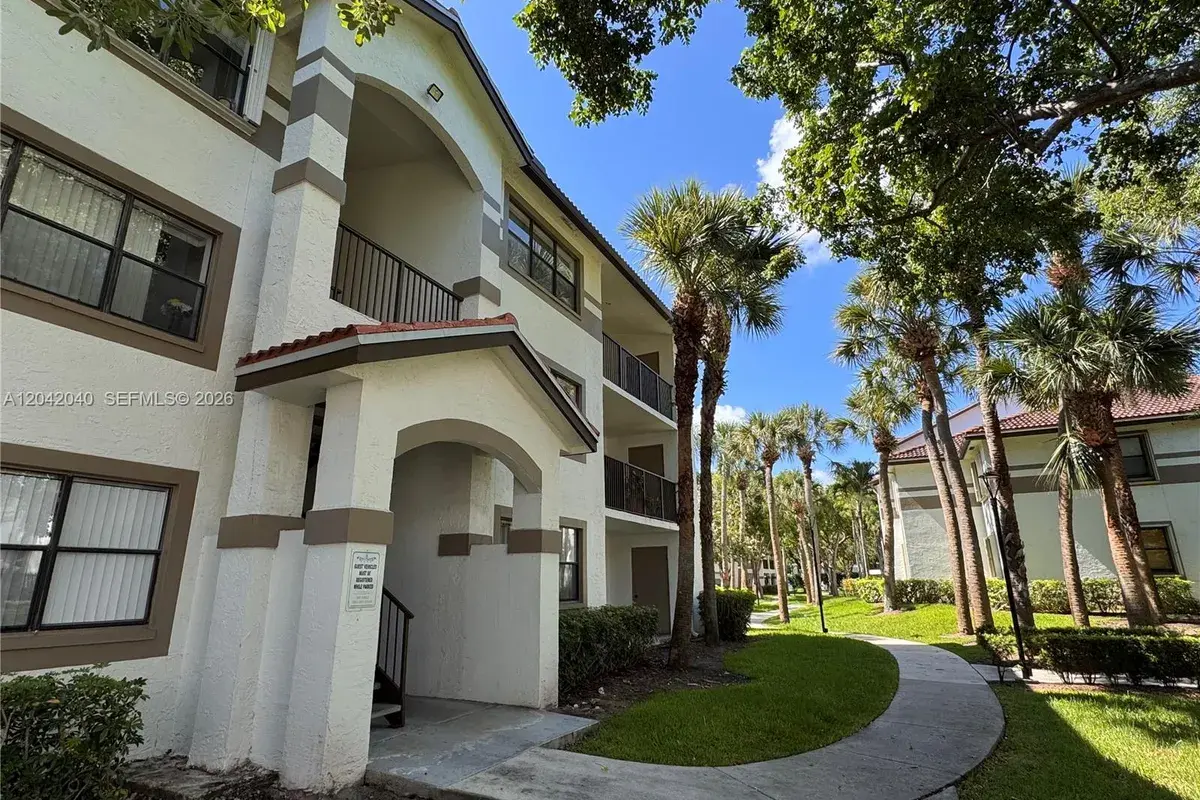 550 S Park Rd # 8, Hollywood FL 33021