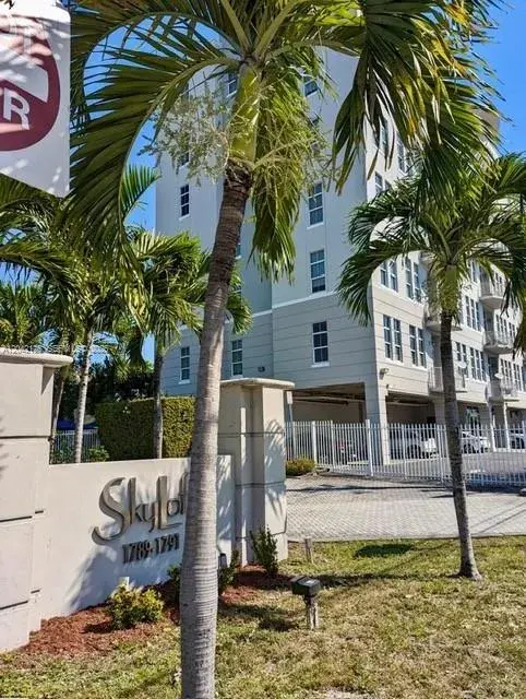 1789 NE Miami Gardens Dr # W304, Miami FL 33179