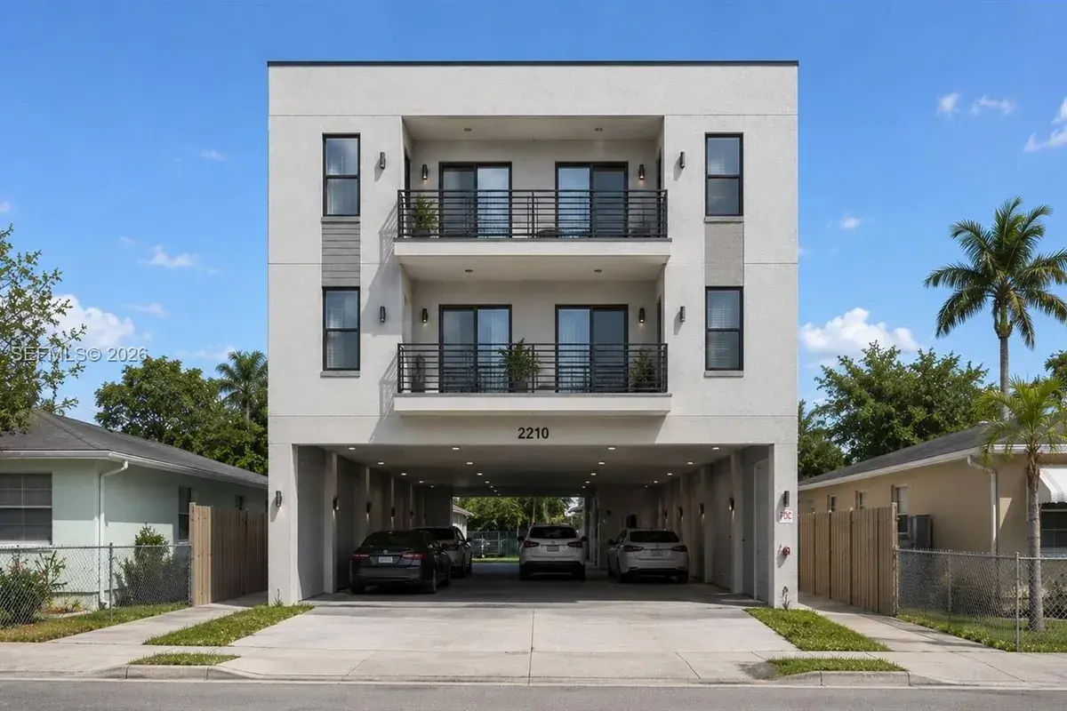 2210 Roosevelt St, Hollywood FL 33020