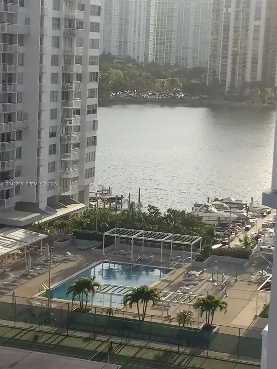 18021 Biscayne Blvd # 1101, Aventura FL 33160