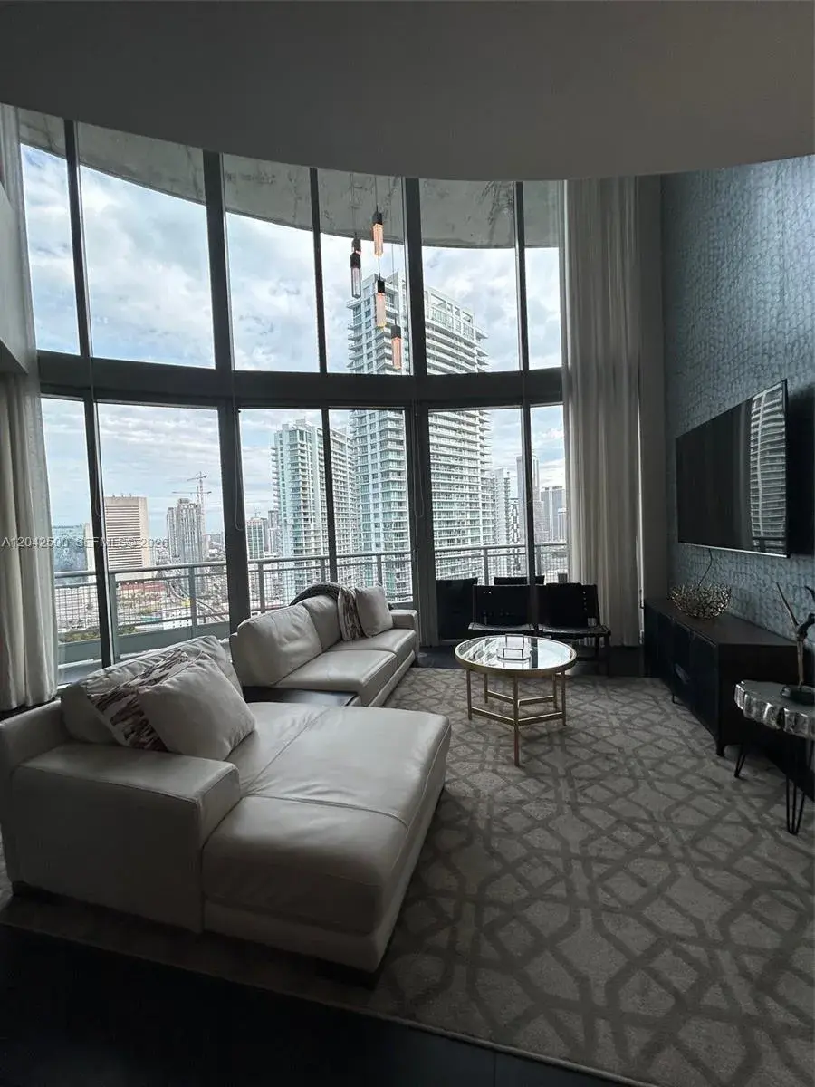 2 bedroom 2 bath Residential Lease for rent at 690 SW 1st Ct # 3101, Miami FL 33130