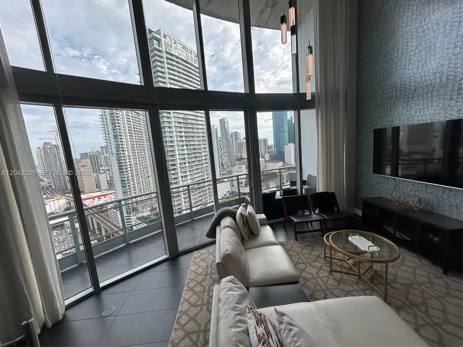 690 SW 1st Ct # 3101, Miami FL 33130
