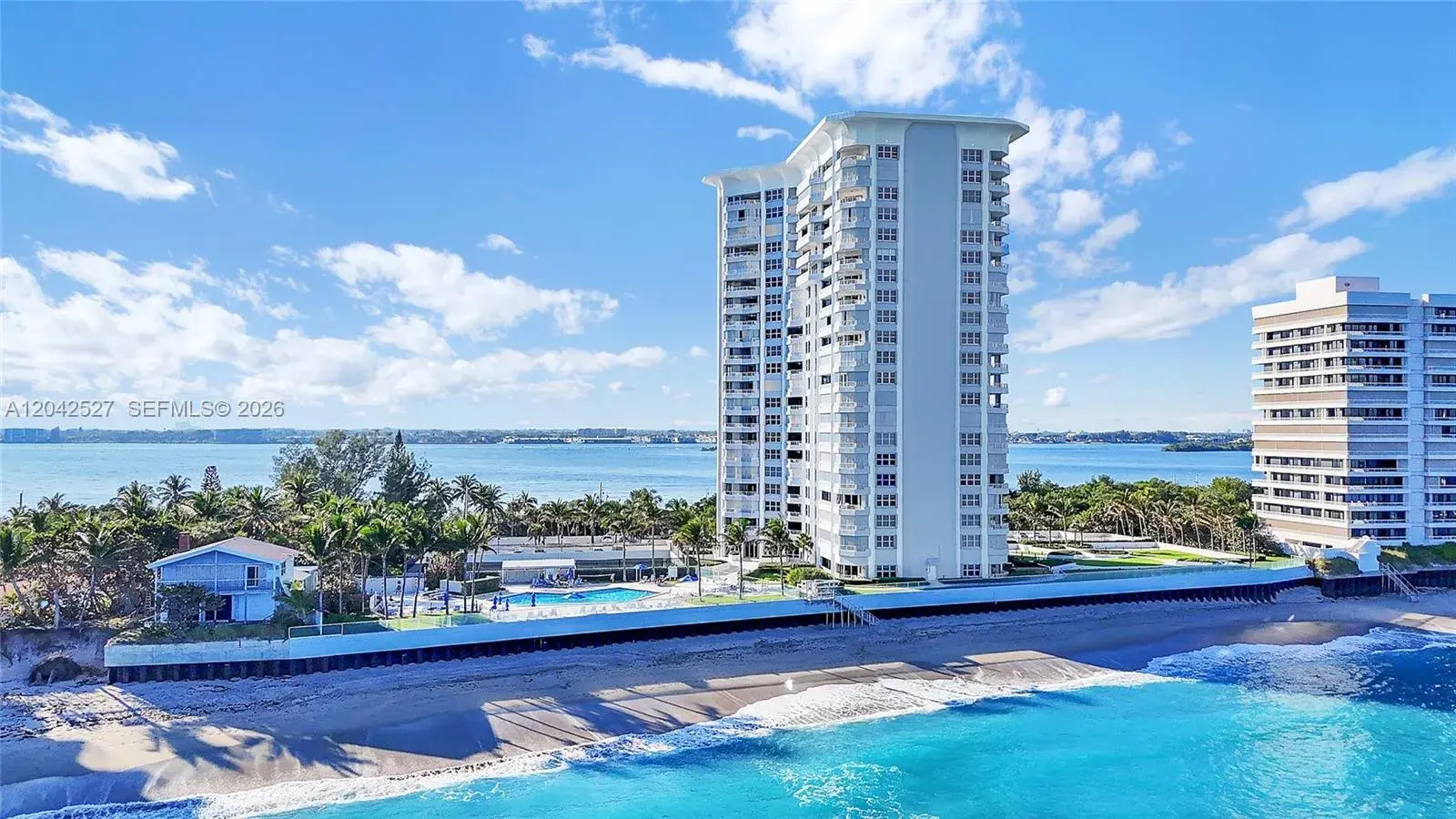 3 bedroom 3 bath for sale at 5200 N Ocean Dr # 1105, Singer Island FL 33404