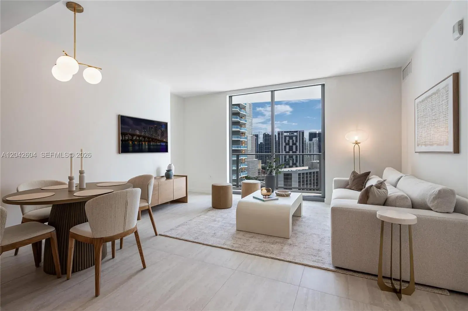 77 SE 5th ST # 3001, Miami FL 33131