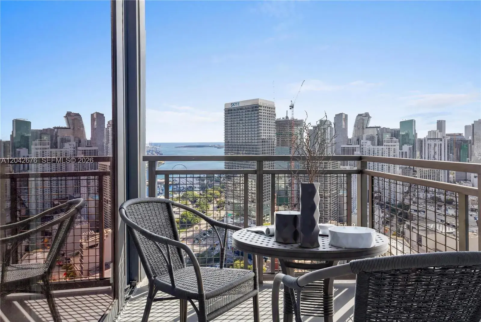 650 NE 2nd Ave # 3504, Miami FL 33132