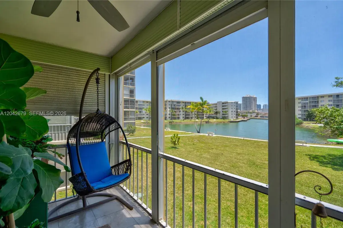 2851 Leonard Dr # J210, Aventura FL 33160