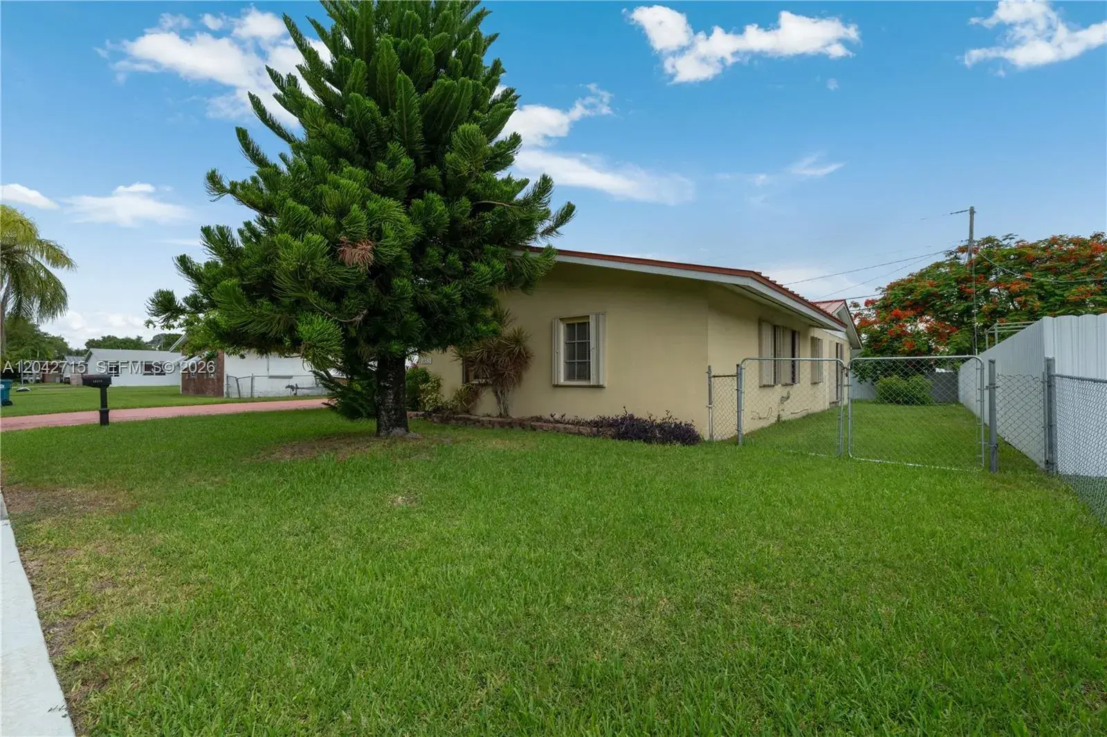 10315 SW 200th St, Cutler Bay FL 33157
