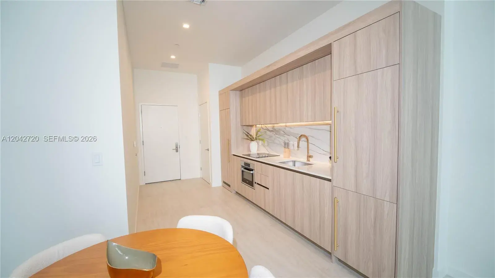 77 SE 5th St # 311, Miami FL 33131