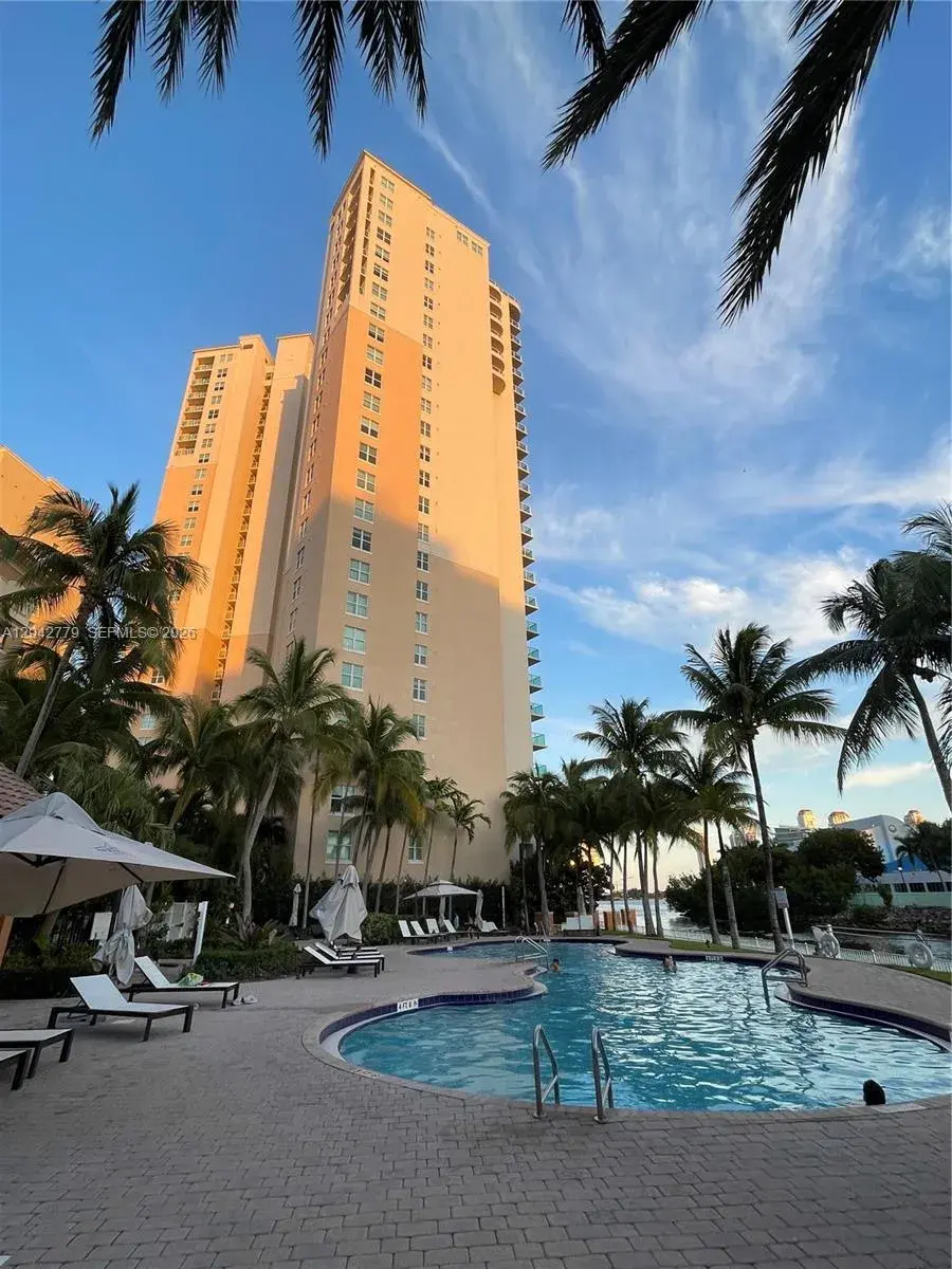 3330 NE 190th St # 1112, Aventura FL 33180