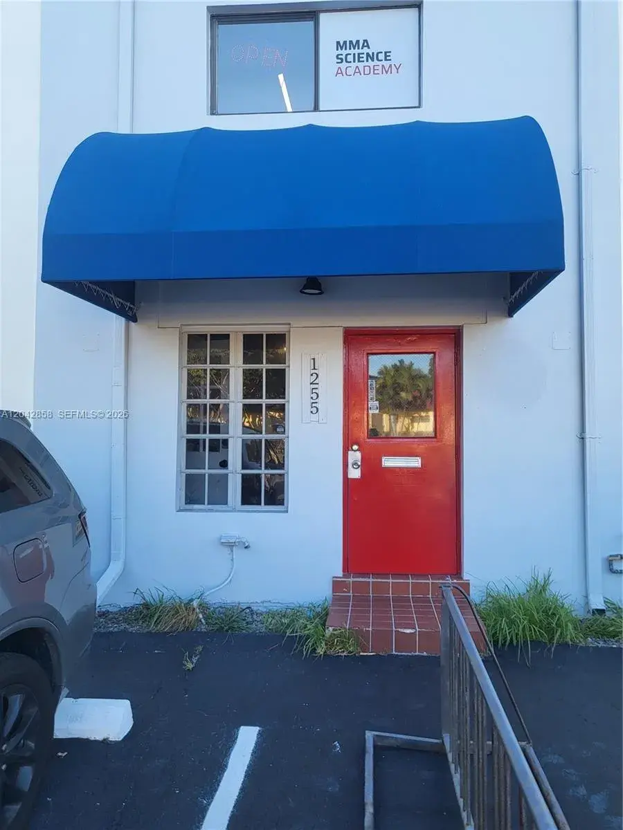 Commercial Sale for sale at 1255 N flagler, Fort Lauderdale FL 33304