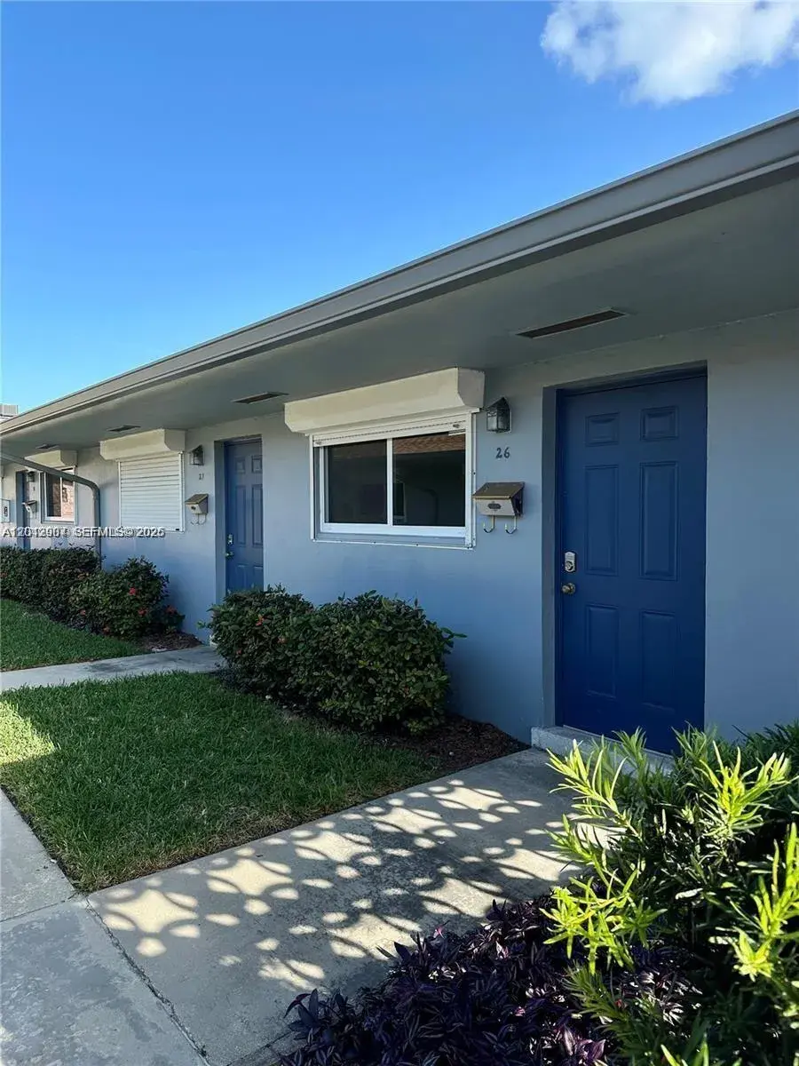 2 bedroom 1 bath Residential Lease for rent at 1821 N 17th Ct # 26, Hollywood FL 33020