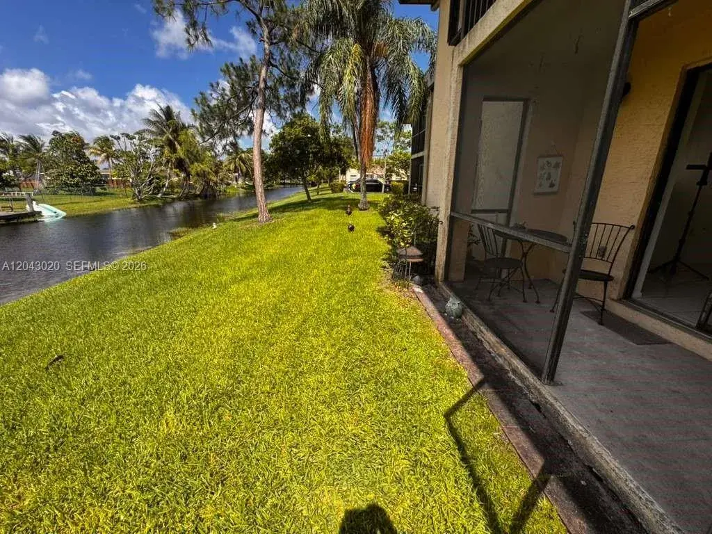 9333 NW 1st Ct # 104, Pembroke Pines FL 33024