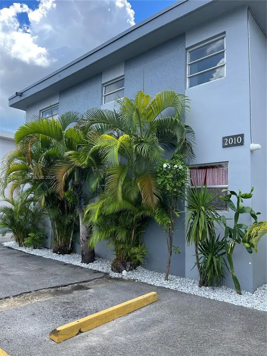 2010 SW 6th St # 4, Miami FL 33135