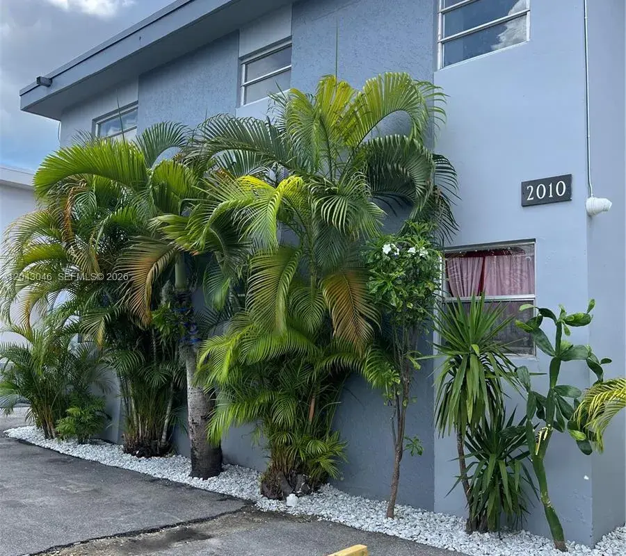 2010 SW 6th St # 4, Miami FL 33135