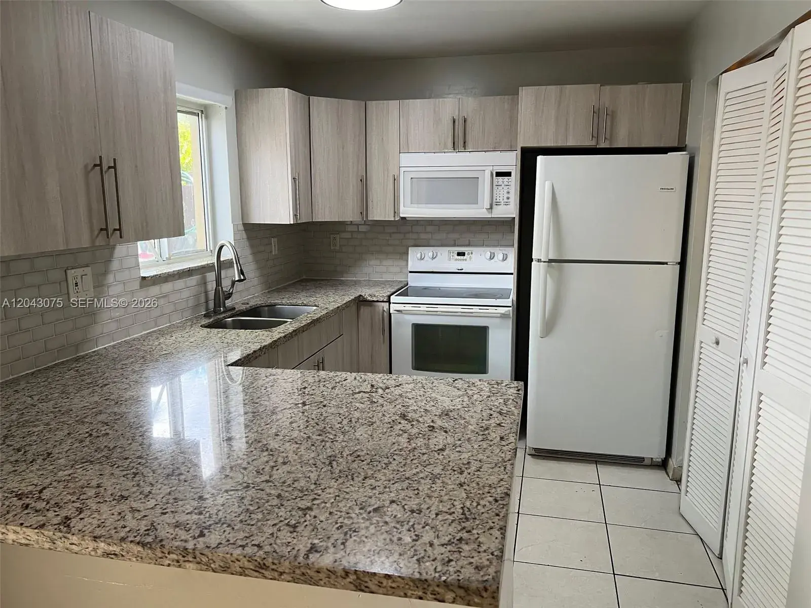 6975 NW 173rd Dr # 2007, Hialeah FL 33015