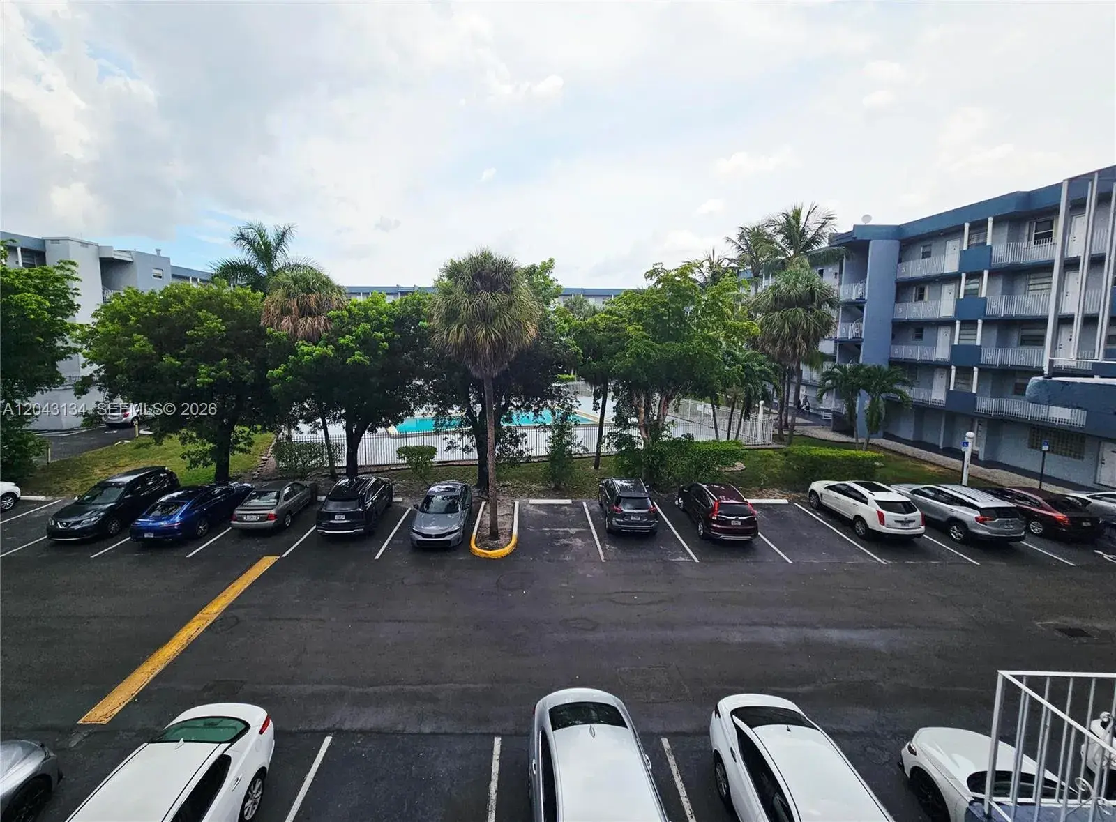 1655 W 44 PL # 315, Hialeah FL 33012