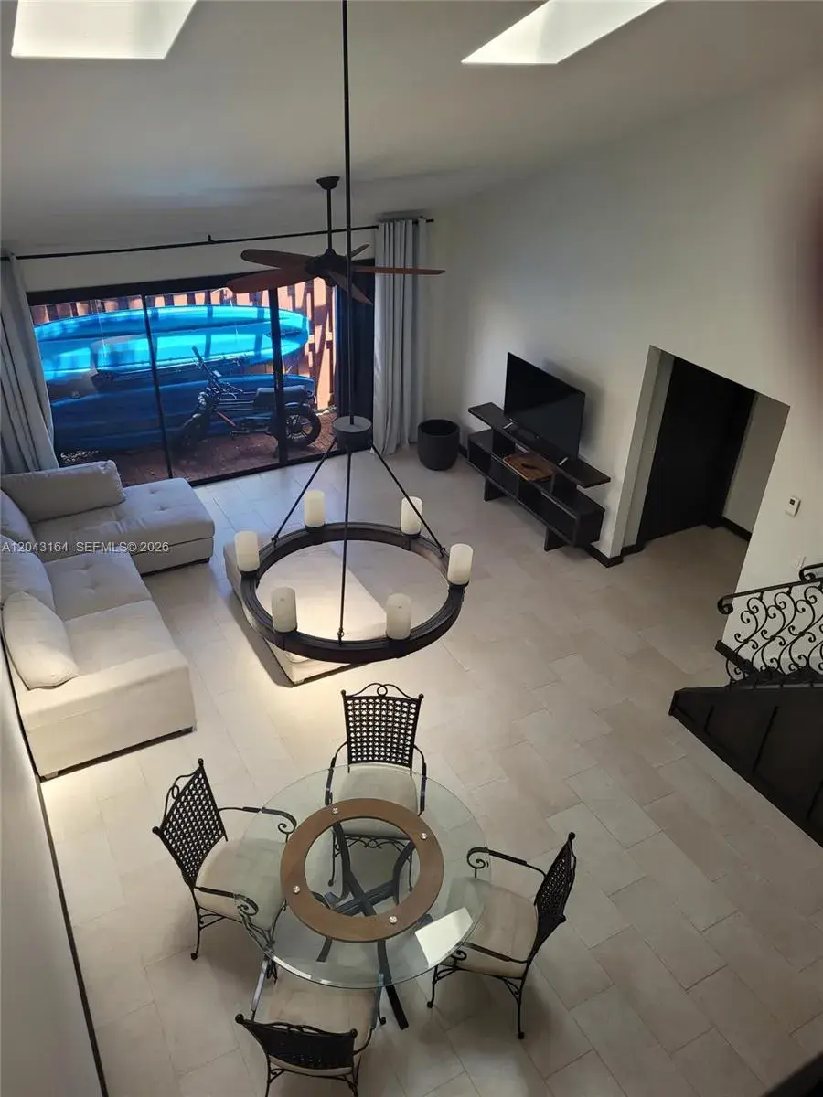2 bedroom 2 bath for sale at 406 SE 14th St, Dania Beach FL 33004