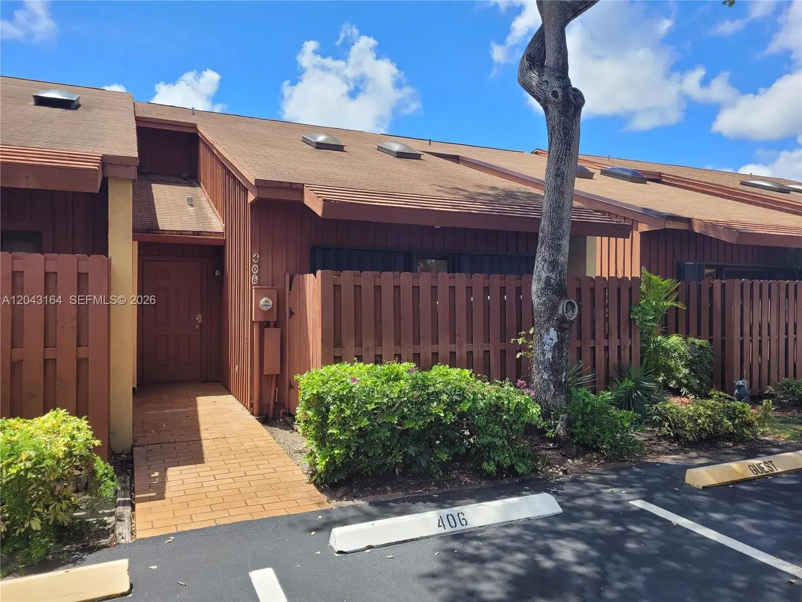 406 SE 14th St, Dania Beach FL 33004
