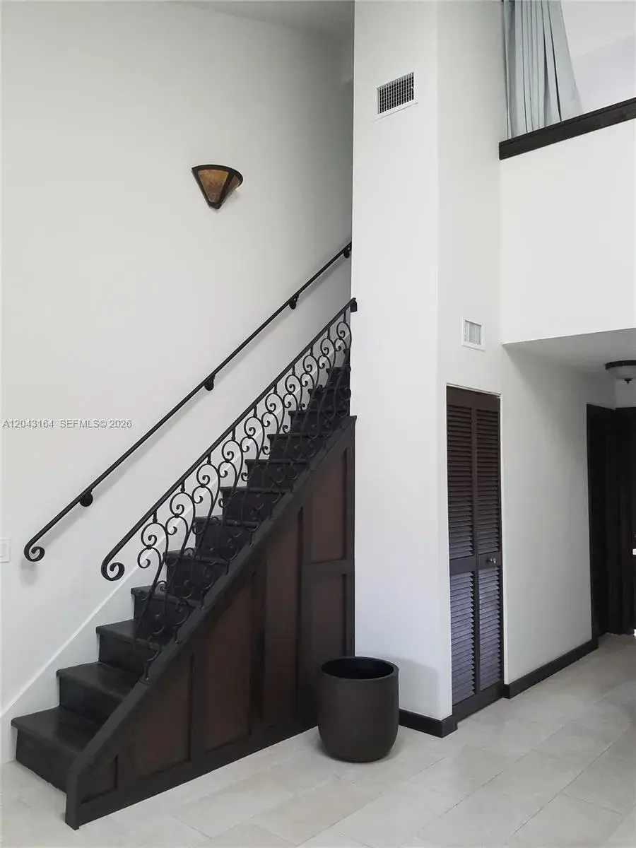 406 SE 14th St, Dania Beach FL 33004