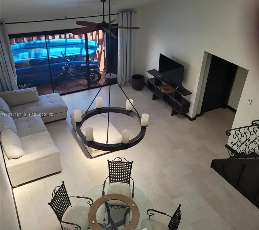 406 SE 14th St, Dania Beach FL 33004